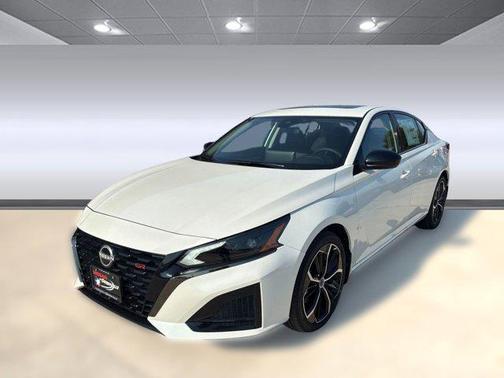2025 Nissan Altima SR FWD