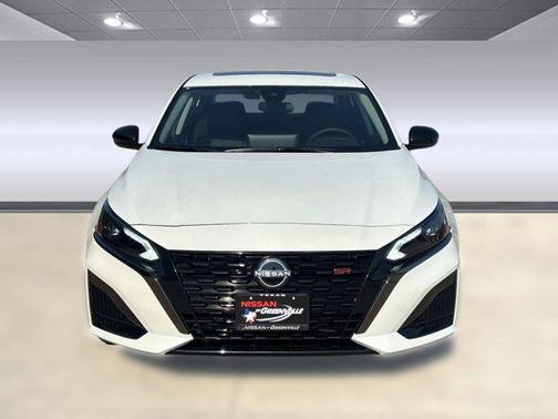 2025 Nissan Altima SR FWD