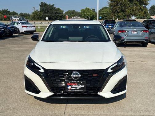 2025 Nissan Altima SR FWD