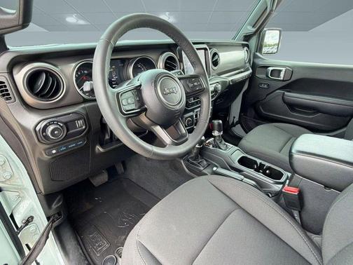 Earl Clearcoat 2023 Jeep Wrangler 4xe Base