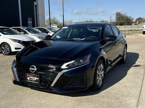 2025 Nissan Altima S FWD