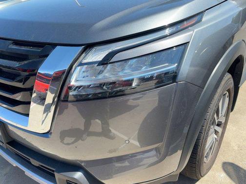 2024 Nissan Pathfinder SL FWD