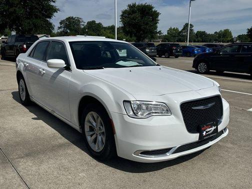 2023 Chrysler 300 Touring
