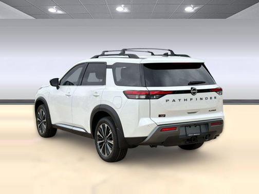Everest White Pearl Tricoat 2026 Nissan Pathfinder Platinum