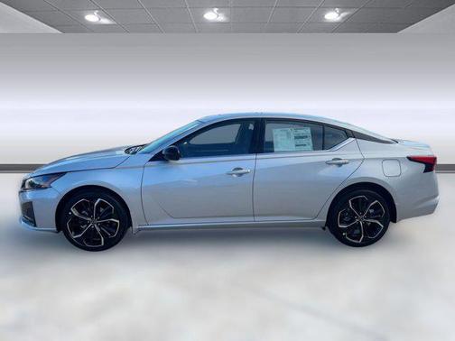 2025 Nissan Altima SR AWD