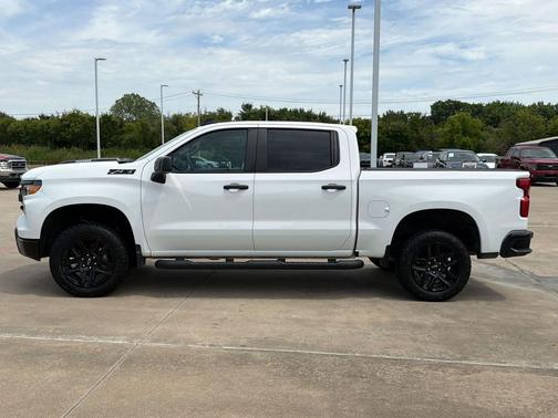 Summit White 2024 Chevrolet Silverado 1500 Custom Trail Boss