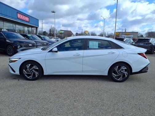 2024 Hyundai ELANTRA SEL