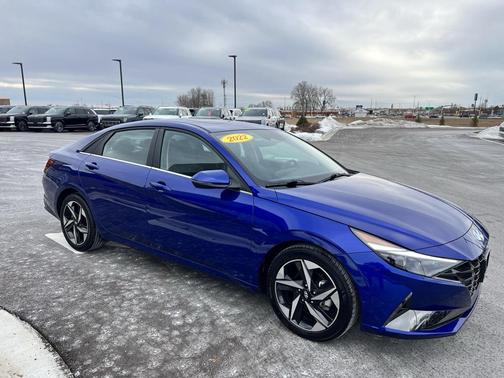 2022 Hyundai ELANTRA Limited