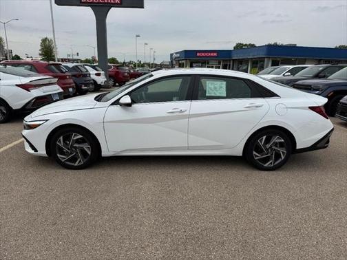 2025 Hyundai ELANTRA SEL