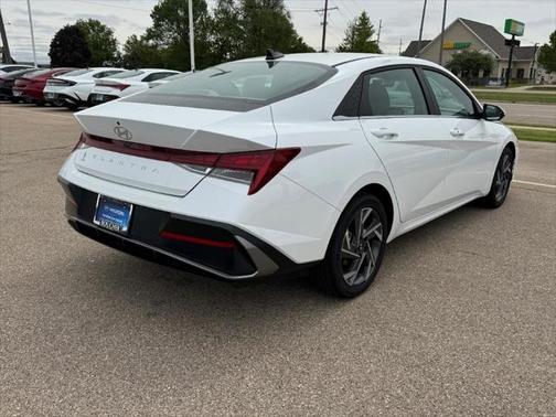 2025 Hyundai ELANTRA SEL