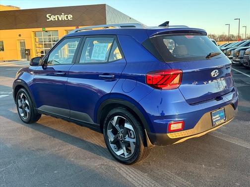 2022 Hyundai VENUE SEL