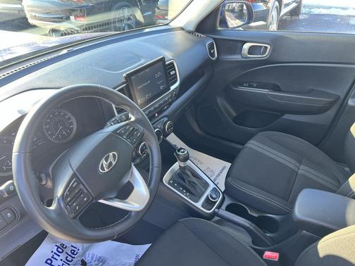 2022 Hyundai VENUE SEL