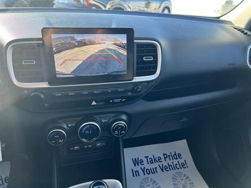 2022 Hyundai VENUE SEL