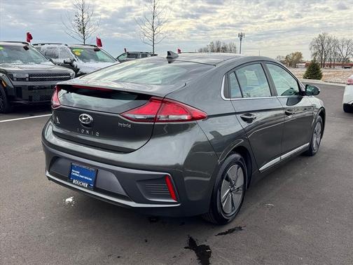2022 Hyundai IONIQ Hybrid SE