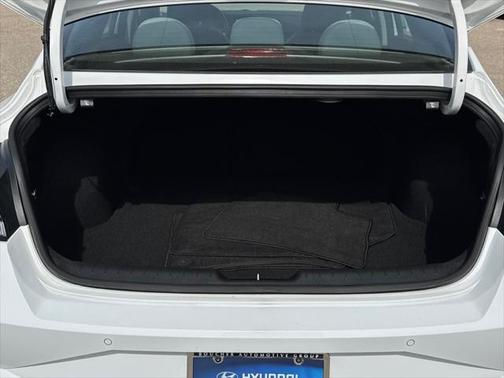 2022 Hyundai ELANTRA Limited