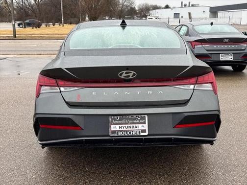 2025 Hyundai ELANTRA SEL