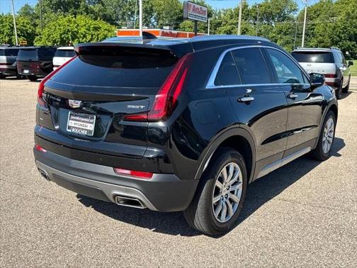 2022 Cadillac XT4 Premium Luxury