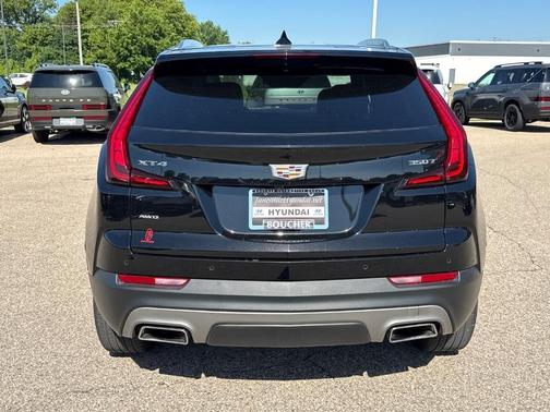 2022 Cadillac XT4 Premium Luxury