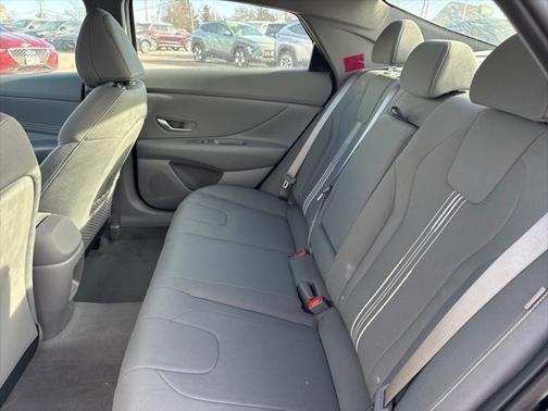 2025 Hyundai ELANTRA SEL