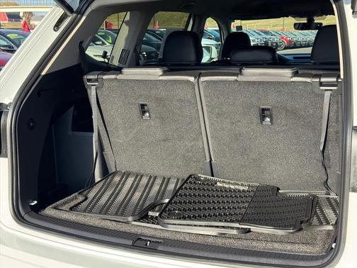 2023 Volkswagen Atlas 3.6L SE w/Technology