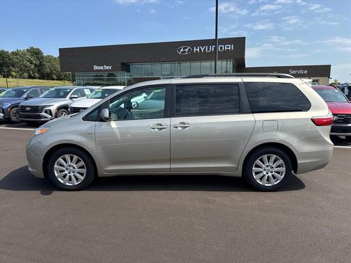 2017 Toyota Sienna XLE