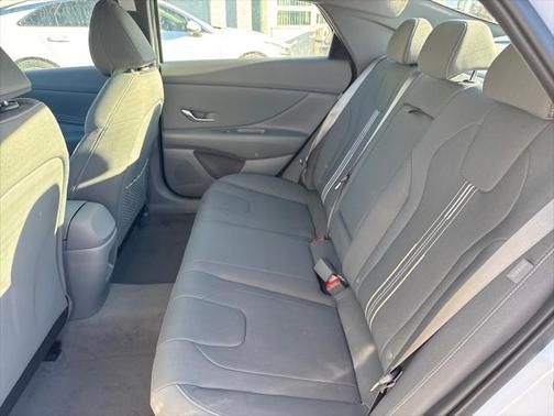 2025 Hyundai ELANTRA SEL