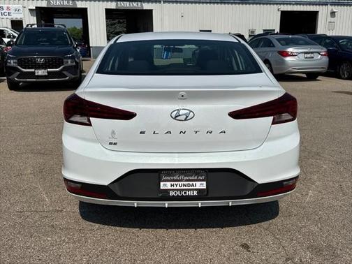 2019 Hyundai ELANTRA SE