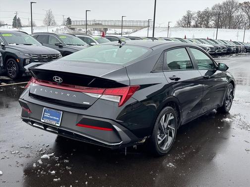 2025 Hyundai ELANTRA HEV SEL Sport