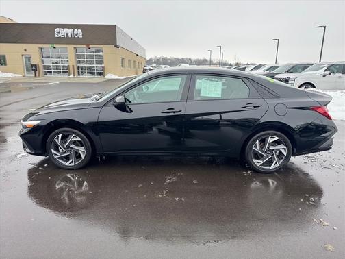 2025 Hyundai ELANTRA HEV SEL Sport