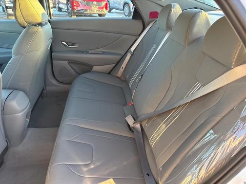 2026 Hyundai ELANTRA HEV SEL Sport