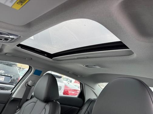 2026 Hyundai ELANTRA HEV Limited