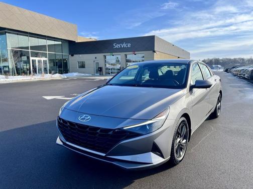 2022 Hyundai ELANTRA SEL