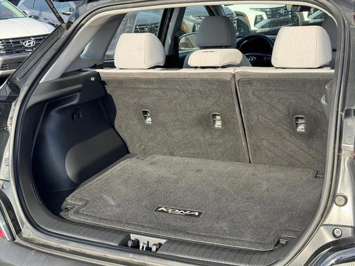 2022 Hyundai KONA SE