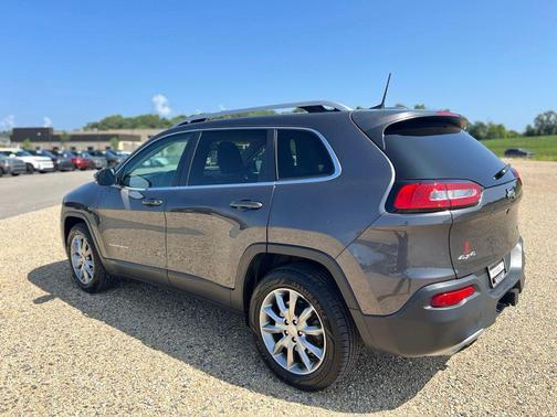 Granite Crystal Metallic Clearcoat 2017 Jeep Cherokee Limited