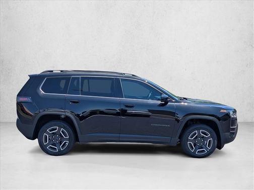Diamond Black Crystal Pearlcoat 2026 Jeep Cherokee Laredo 4x4
