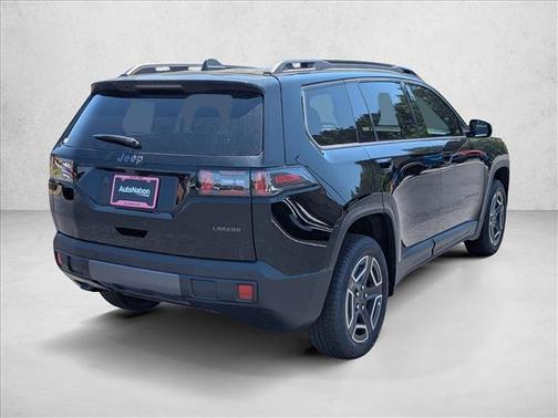 Diamond Black Crystal Pearlcoat 2026 Jeep Cherokee Laredo 4x4