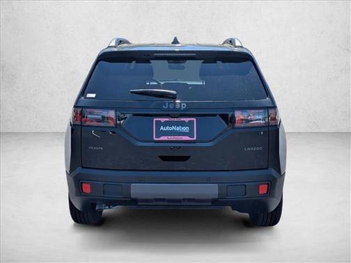 Diamond Black Crystal Pearlcoat 2026 Jeep Cherokee Laredo 4x4