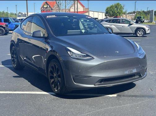 Pearl White Multi-Coat 2024 Tesla Model Y Long Range Dual Motor All-Wheel Drive