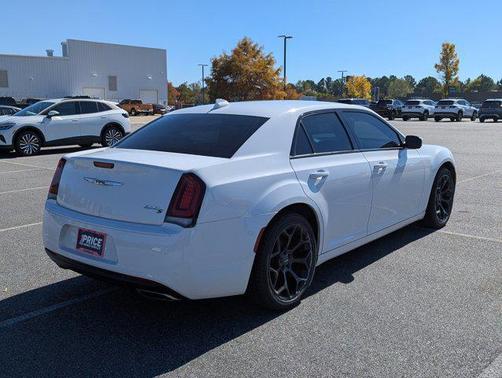 2019 Chrysler 300 S