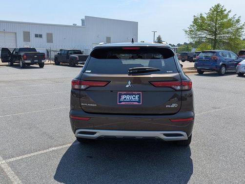 Deep Bronze Metallic 2023 Mitsubishi Outlander PHEV SEL