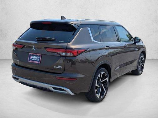 Deep Bronze Metallic 2023 Mitsubishi Outlander PHEV SEL