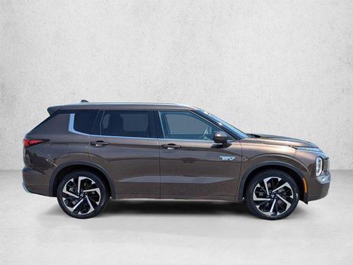 Deep Bronze Metallic 2023 Mitsubishi Outlander PHEV SEL