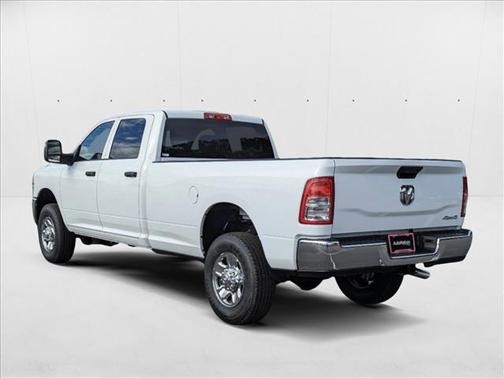 2024 RAM 2500 Tradesman Crew Cab 4x4 6'4' Box