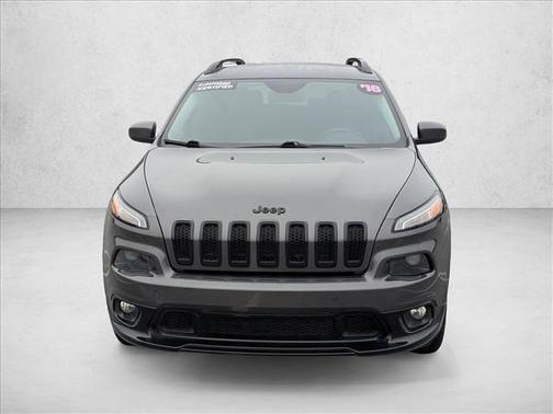 Granite Crystal Metallic Clearcoat 2018 Jeep Cherokee Latitude