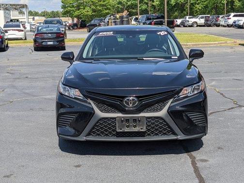 Photo 2 of 24 of 2020 Toyota Camry SE