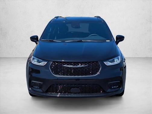 Diamond Black Crystal Pearlcoat 2026 Chrysler Pacifica L