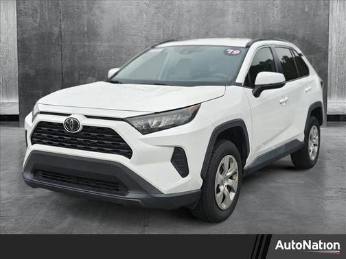 2019 Toyota RAV4 LE