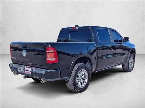 Diamond Black Crystal Pearlcoat 2020 RAM 1500 Laramie