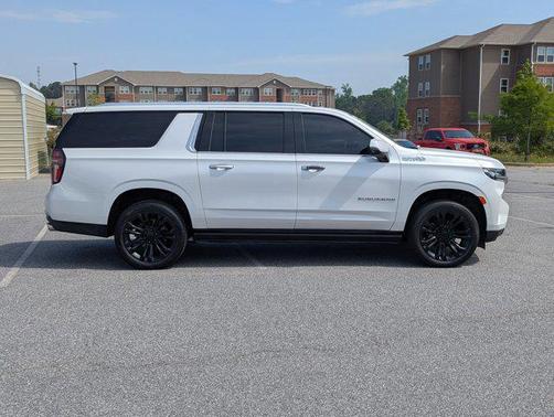 Iridescent Pearl Tricoat 2021 Chevrolet Suburban 2WD High Country