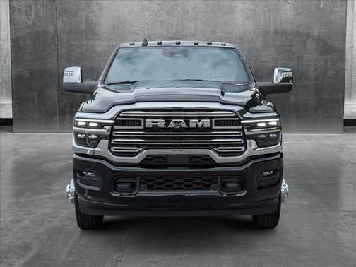 2025 RAM 3500 Laramie Crew Cab 4x4 8' Box